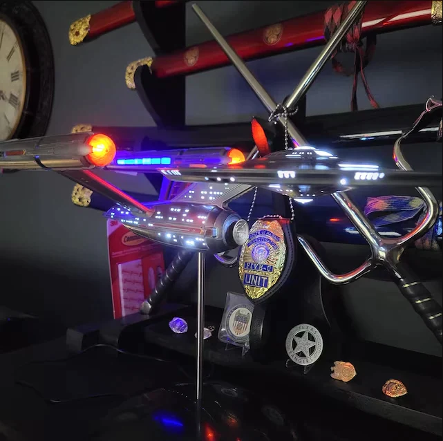 Star Trek U.S.S. Enterprise Prop Replica Model - 1:1000 Scale Set - Image 3